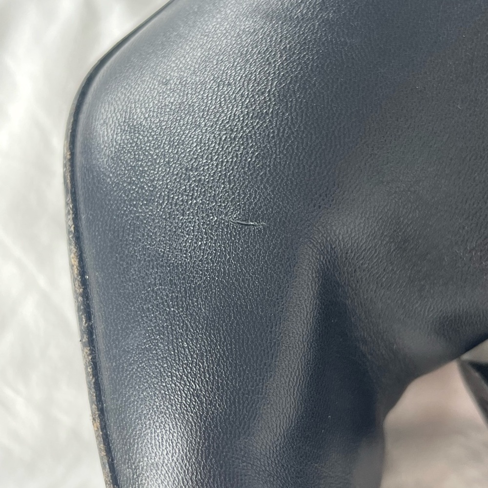 Chanel 2019 Interlocking CC Logo Boots in Black Leather with grosgrain cap toe - Picture 9 of 16